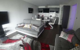 Bel Appartement T2 Pres Du Lac Avc Un Parking Prive